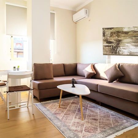 Home Inn Apartment 2 Near City Center Tirana Buitenkant foto