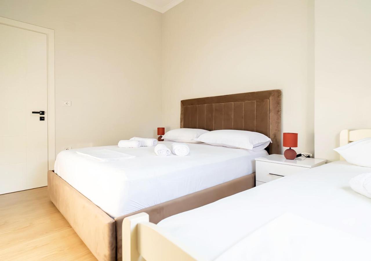 Home Inn Apartment 2 Near City Center Tirana Buitenkant foto