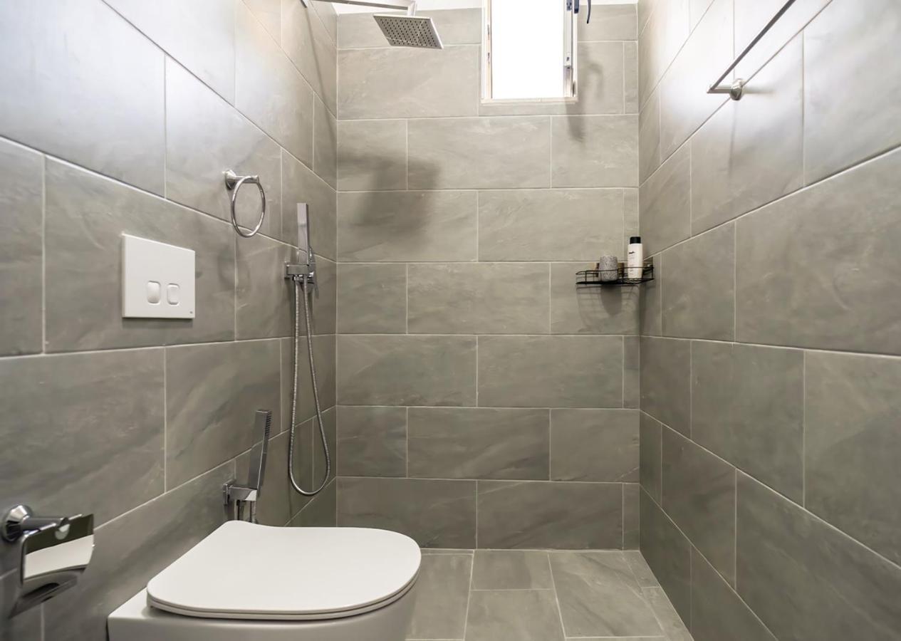 Home Inn Apartment 2 Near City Center Tirana Buitenkant foto