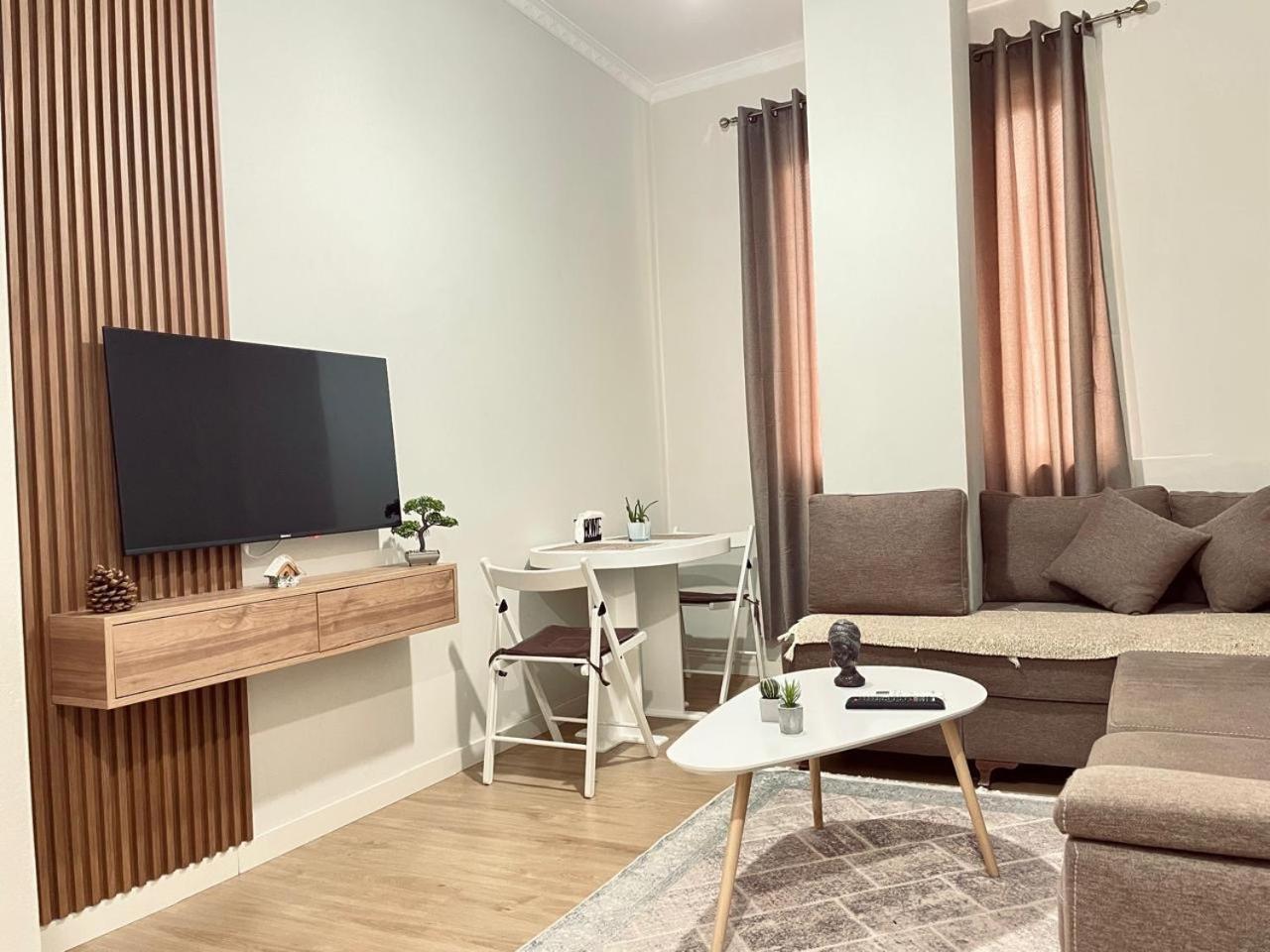 Home Inn Apartment 2 Near City Center Tirana Buitenkant foto